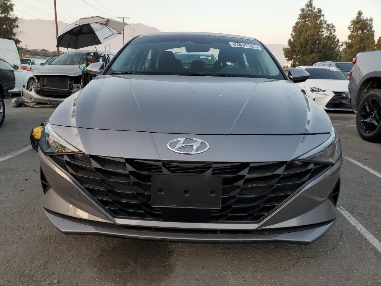 2023 Hyundai Elantra - Image 5