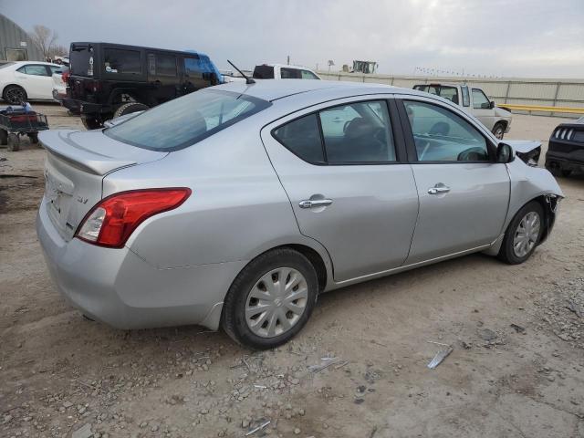 Sedans NISSAN VERSA 2013 Srebrny