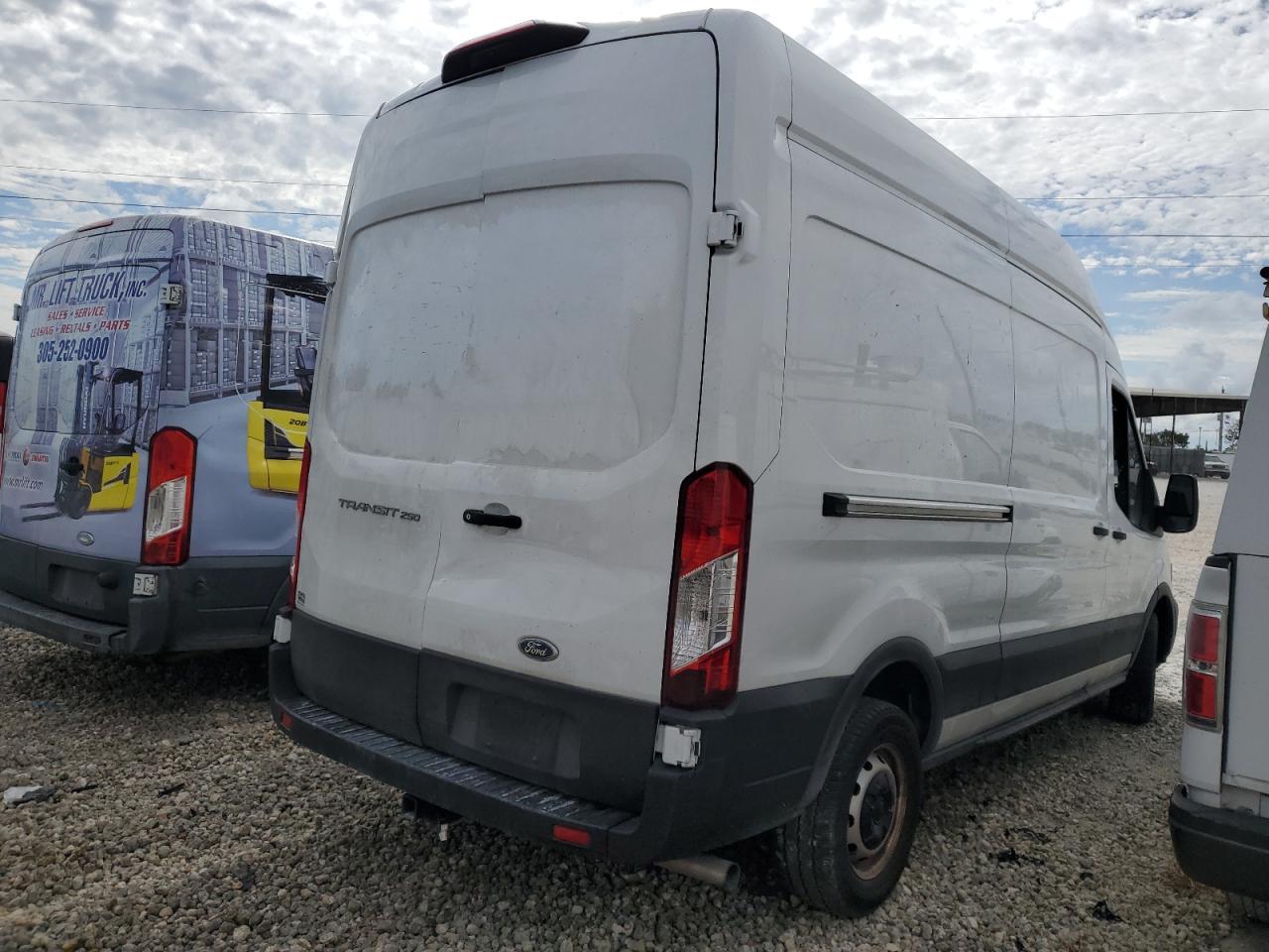 2023 Ford Transit - Image 3