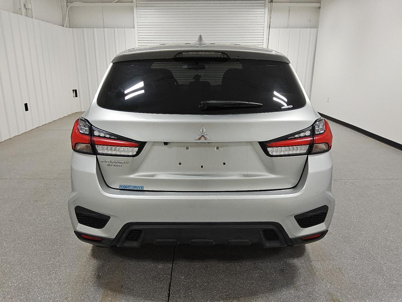 2020 Mitsubishi Outlander - Image 6