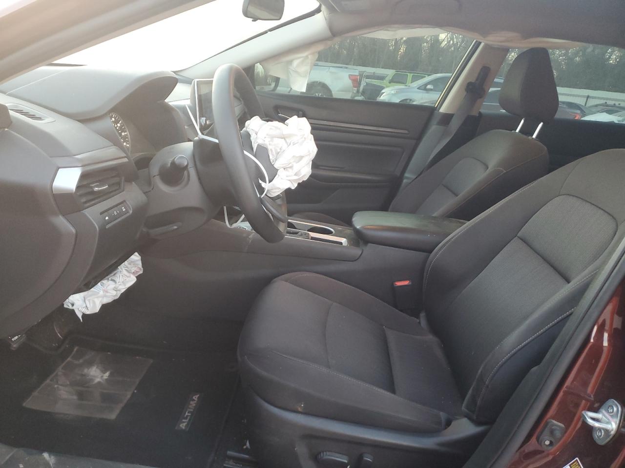 2024 Nissan Altima - Image 7