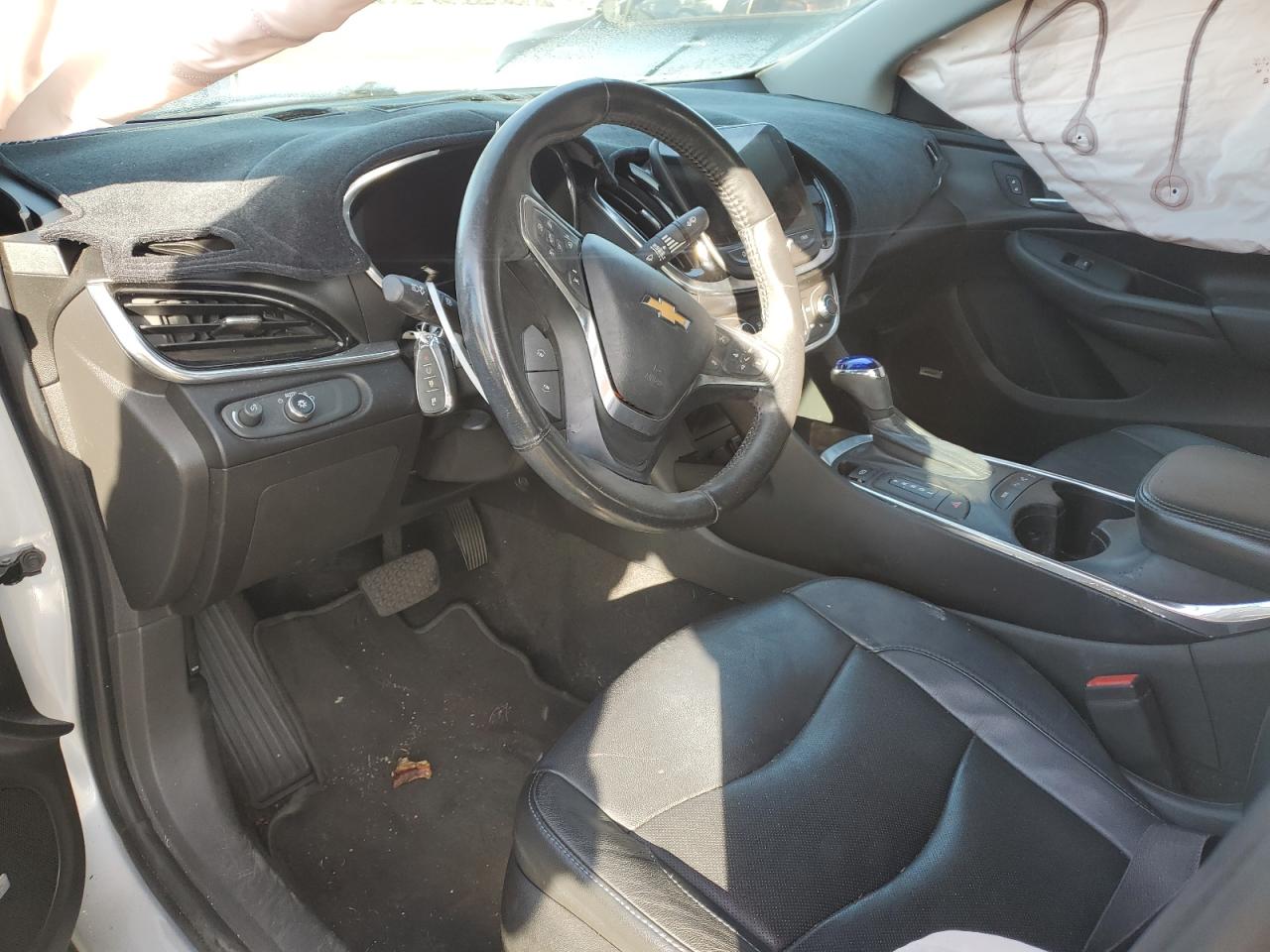 2016 Chevrolet Volt - Image 8