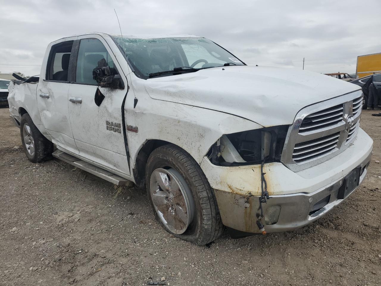 2016 RAM 1500 - Image 4