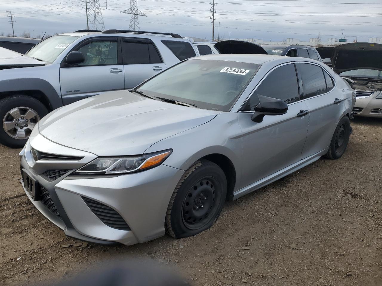 4T1B11HK1JU520621 2018 TOYOTA CAMRY - Image 1