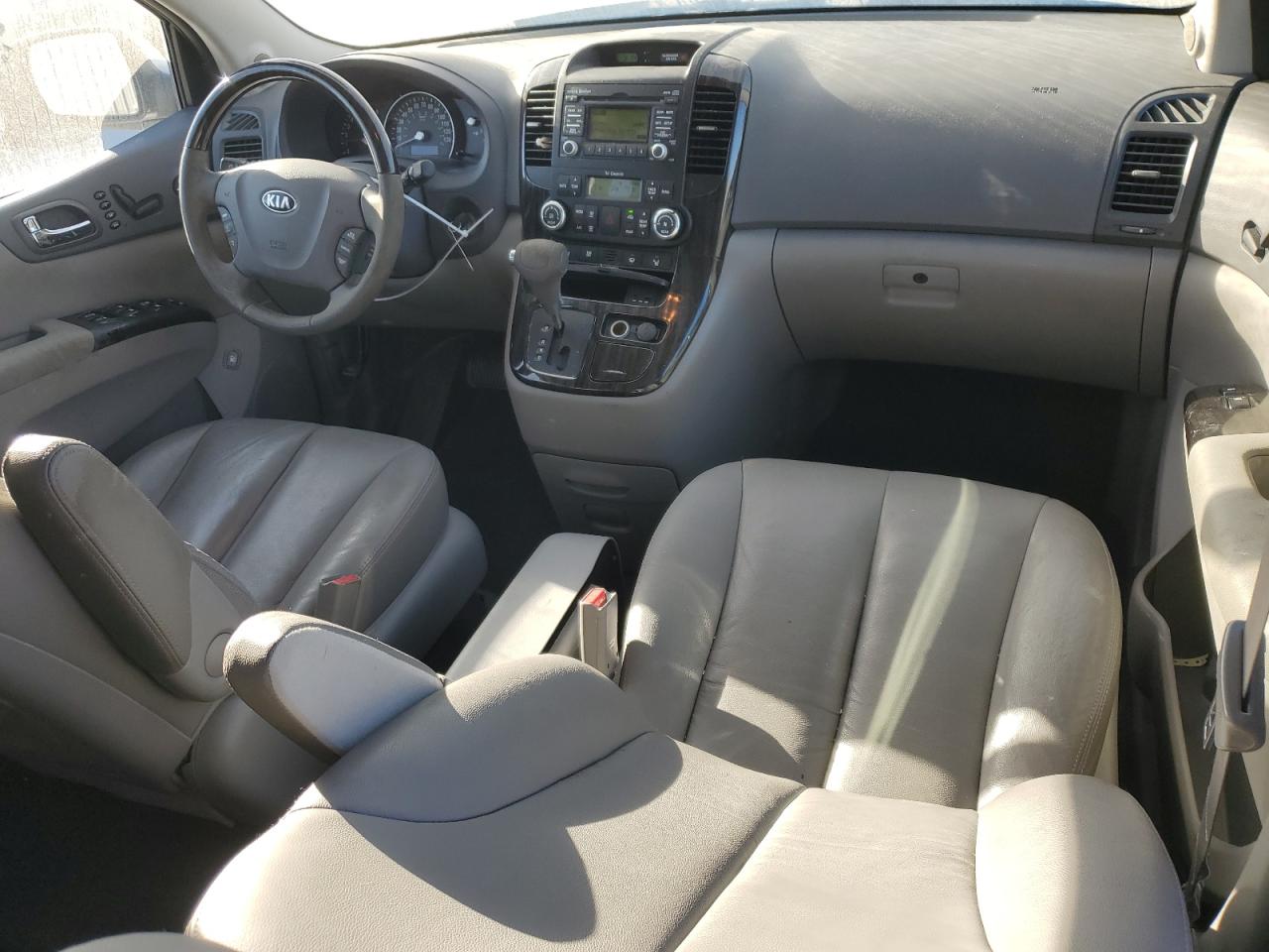 2014 Kia Sedona - Image 8