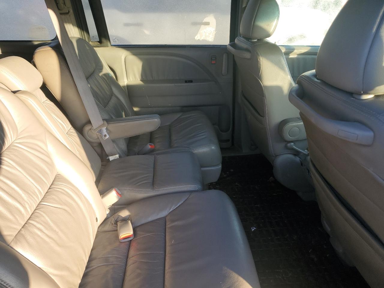 2010 Honda Odyssey - Image 11