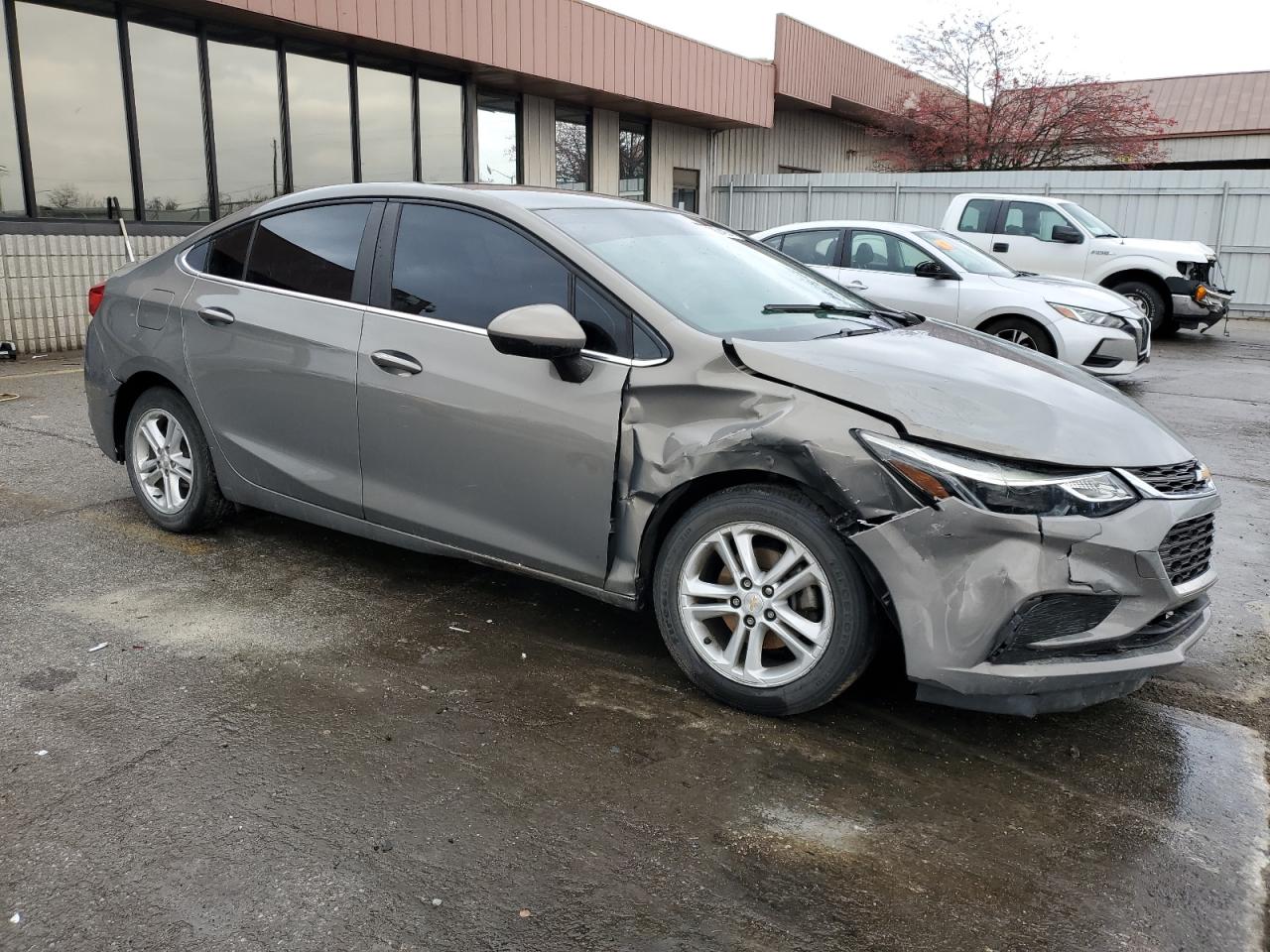 2017 Chevrolet Cruze - Image 4