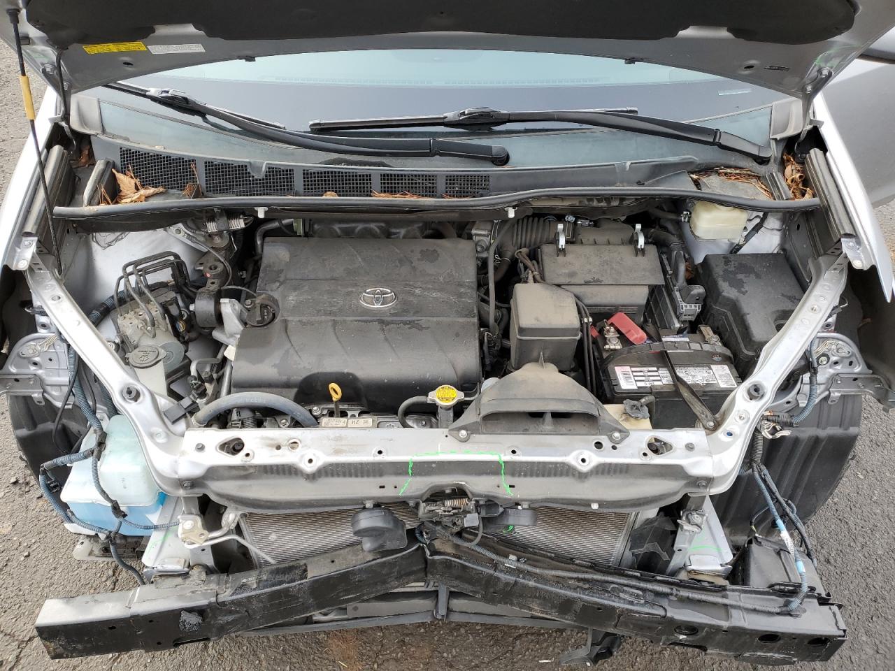 2015 Toyota Sienna - Image 11