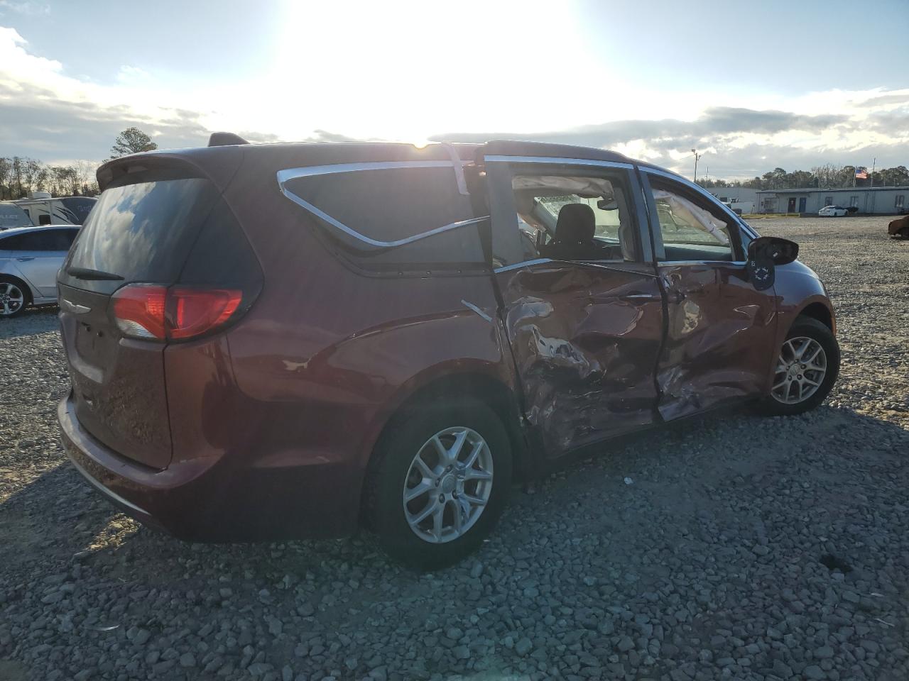 2020 Chrysler Pacifica - Image 3