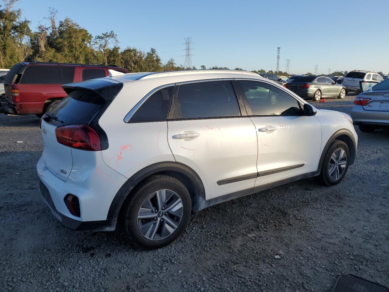 VIN KNDCM3LD1N5540615 2022 KIA NIRO no.3