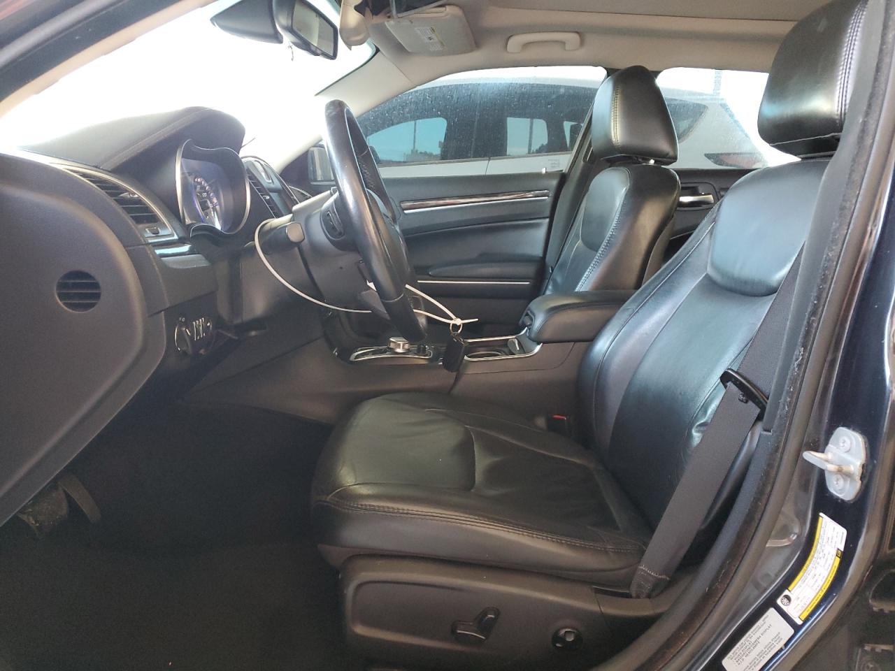 2015 Chrysler 300 - Image 7
