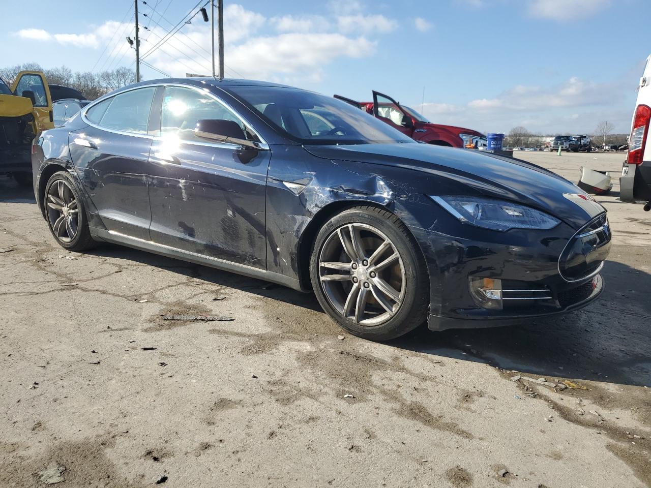 VIN 5YJSA1CG7DFP03879 2013 TESLA MODEL S no.4