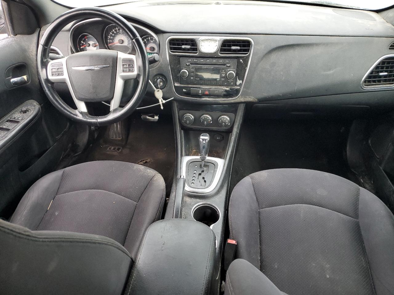 2013 Chrysler 200 - Image 8