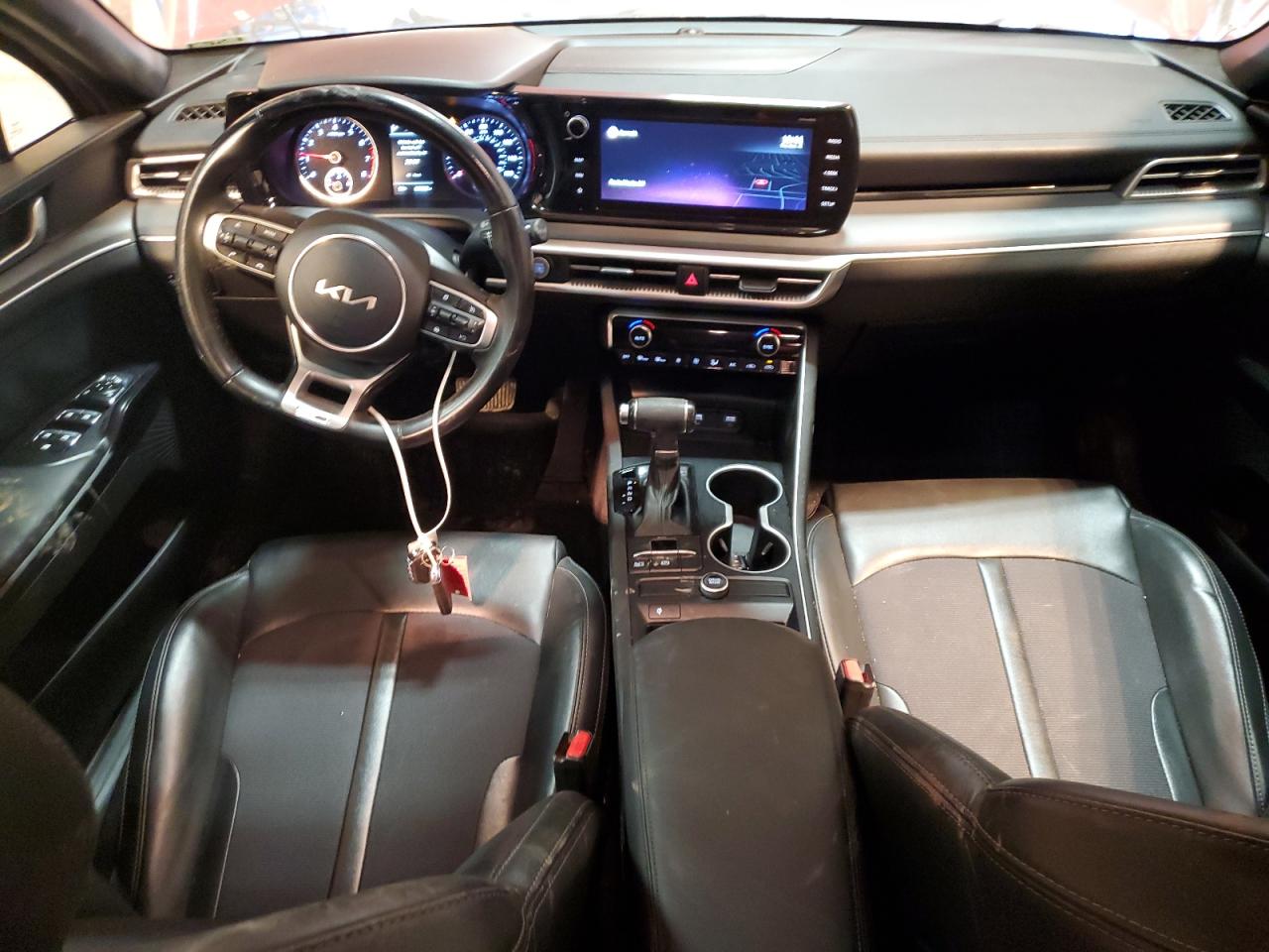 2022 Kia K5 - Image 8