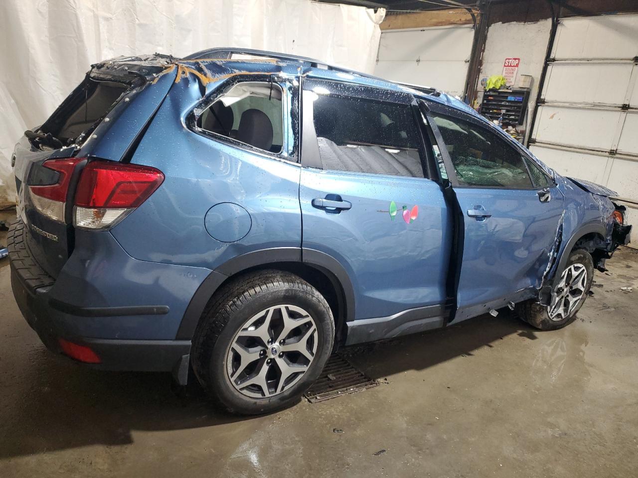 VIN JF2SKAEC0KH400559 2019 SUBARU FORESTER no.3