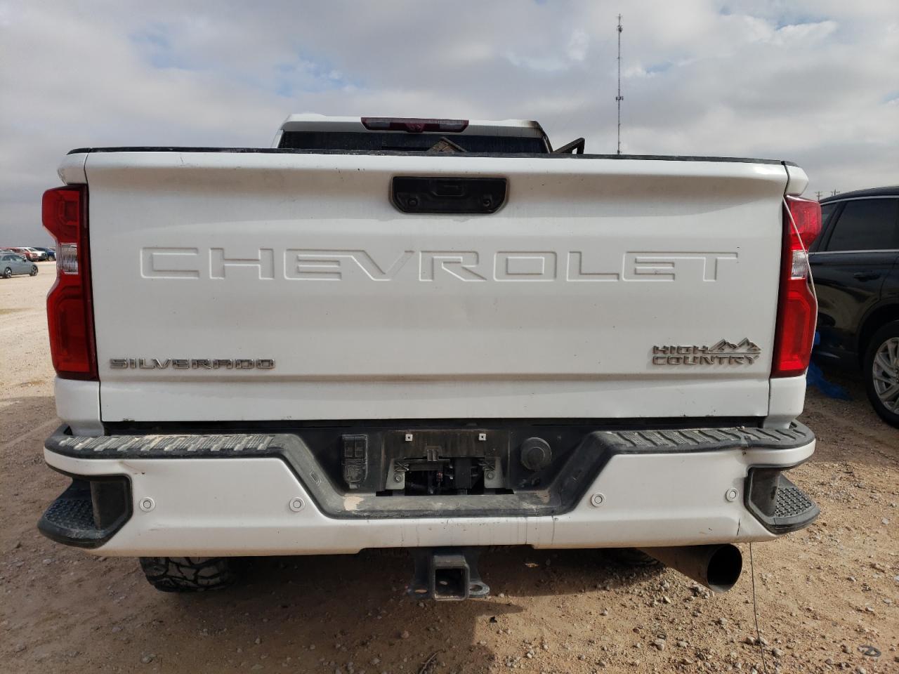 2022 Chevrolet Silverado - Image 6