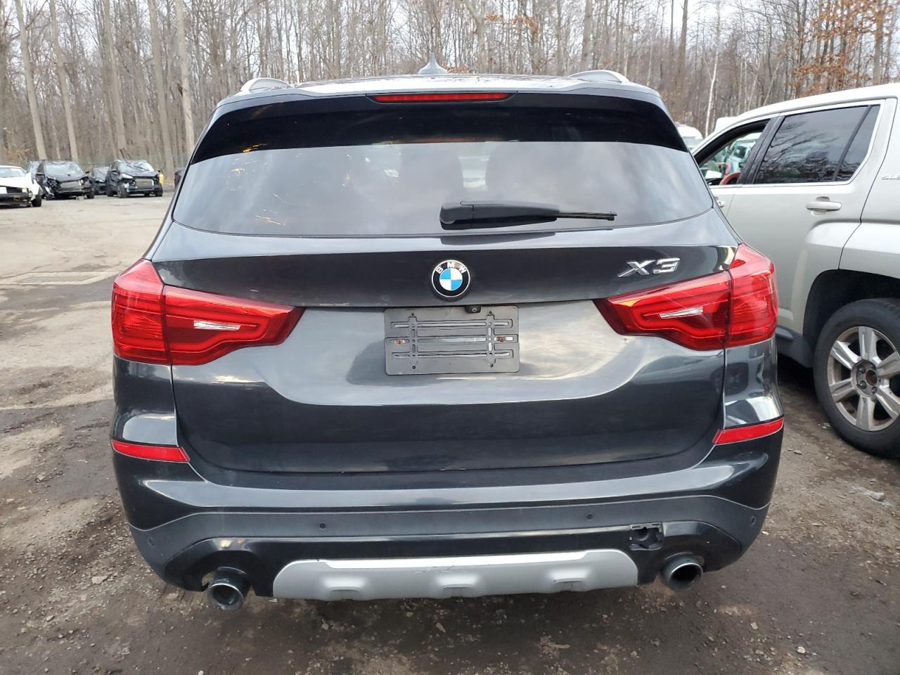 VIN 5UXTR9C5XJLD66256 2018 BMW X3 no.6