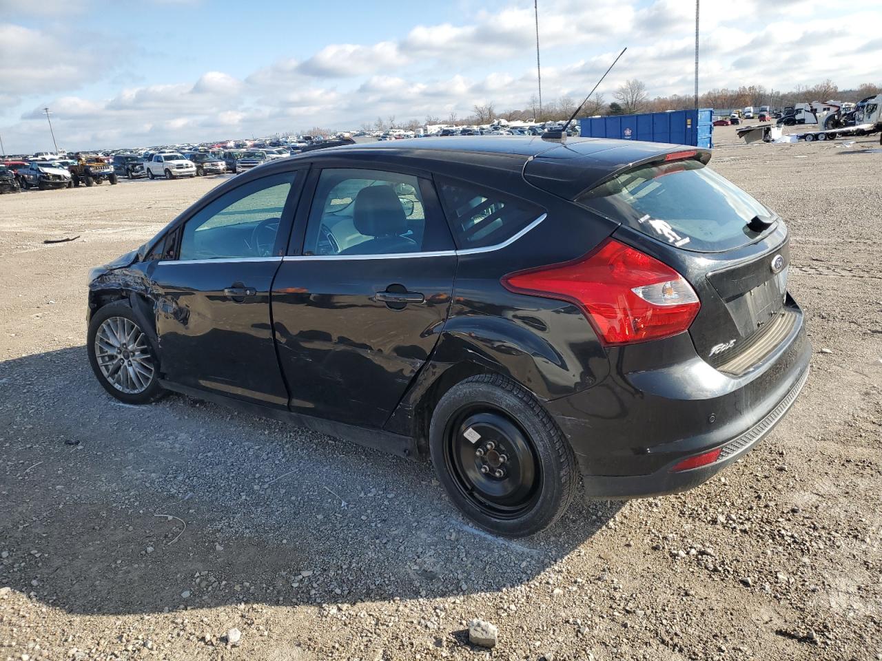 VIN 1FADP3N23EL358617 2014 FORD FOCUS no.2