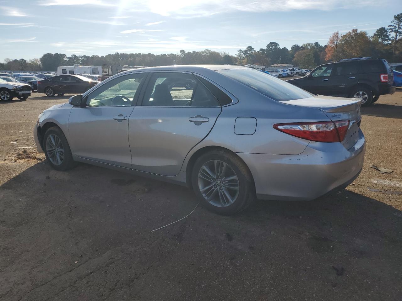 VIN 4T1BF1FKXHU343002 2017 TOYOTA CAMRY no.2