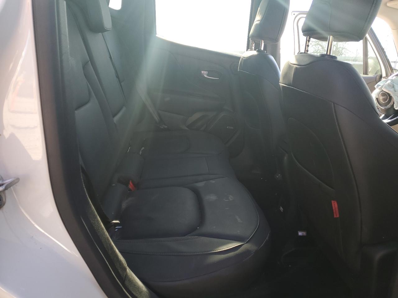 2021 Jeep Renegade - Image 10