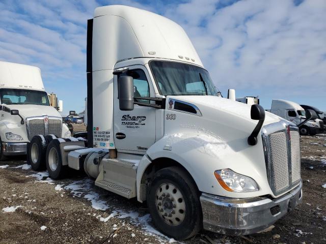 2017 Kenworth Construction T680