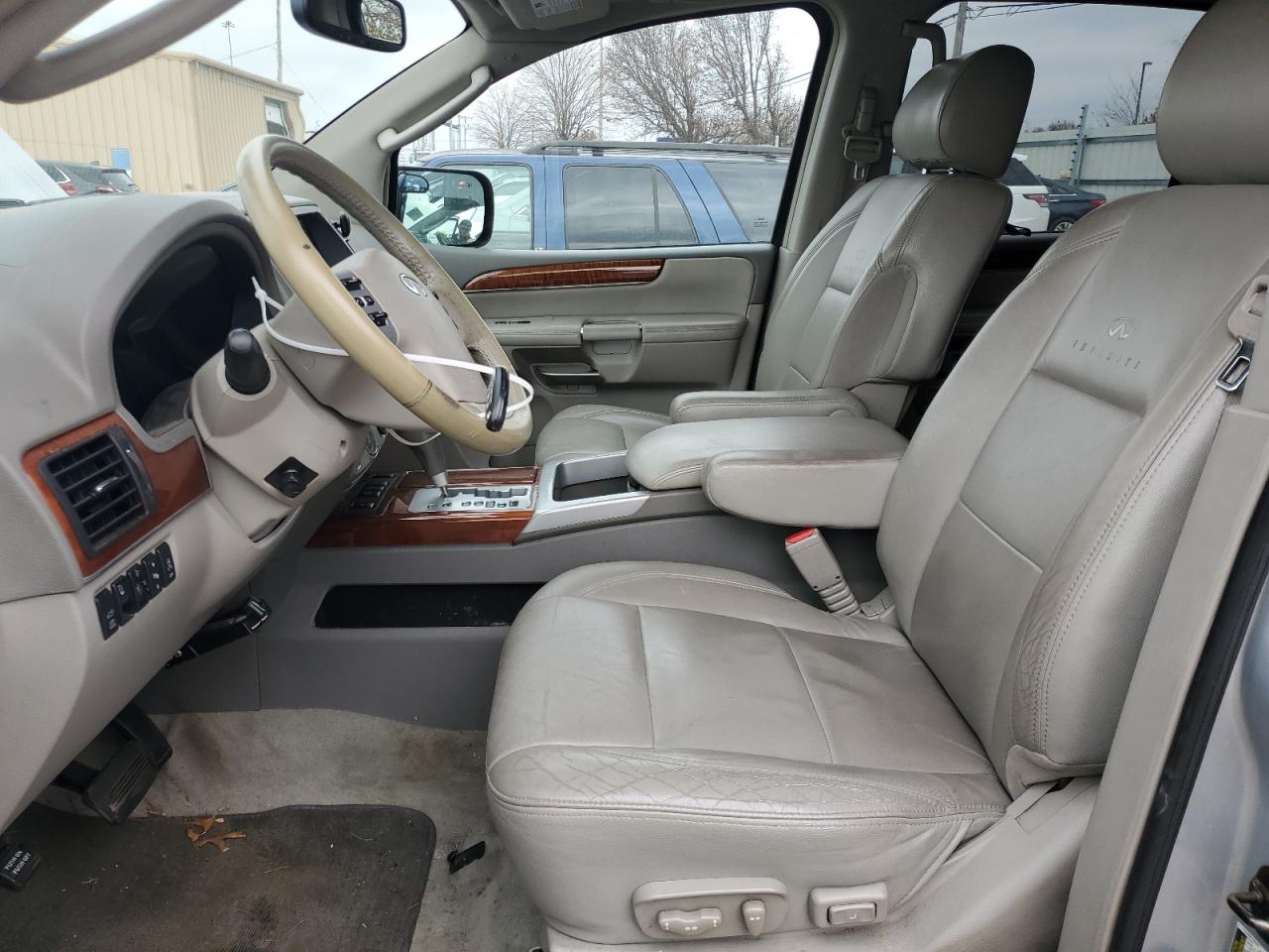 2010 Infiniti QX56 - Image 7