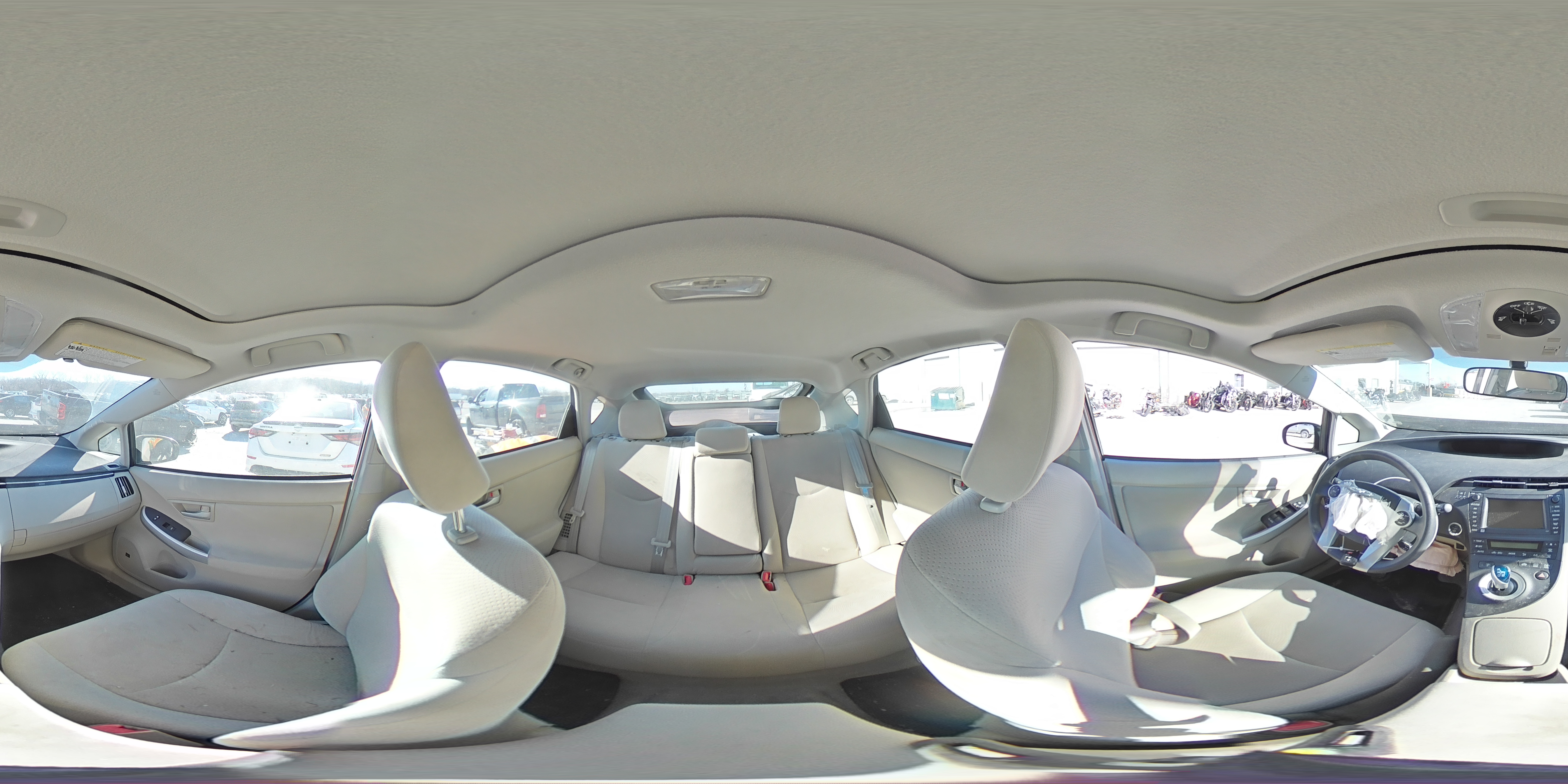 2011 Toyota Prius - Image 12