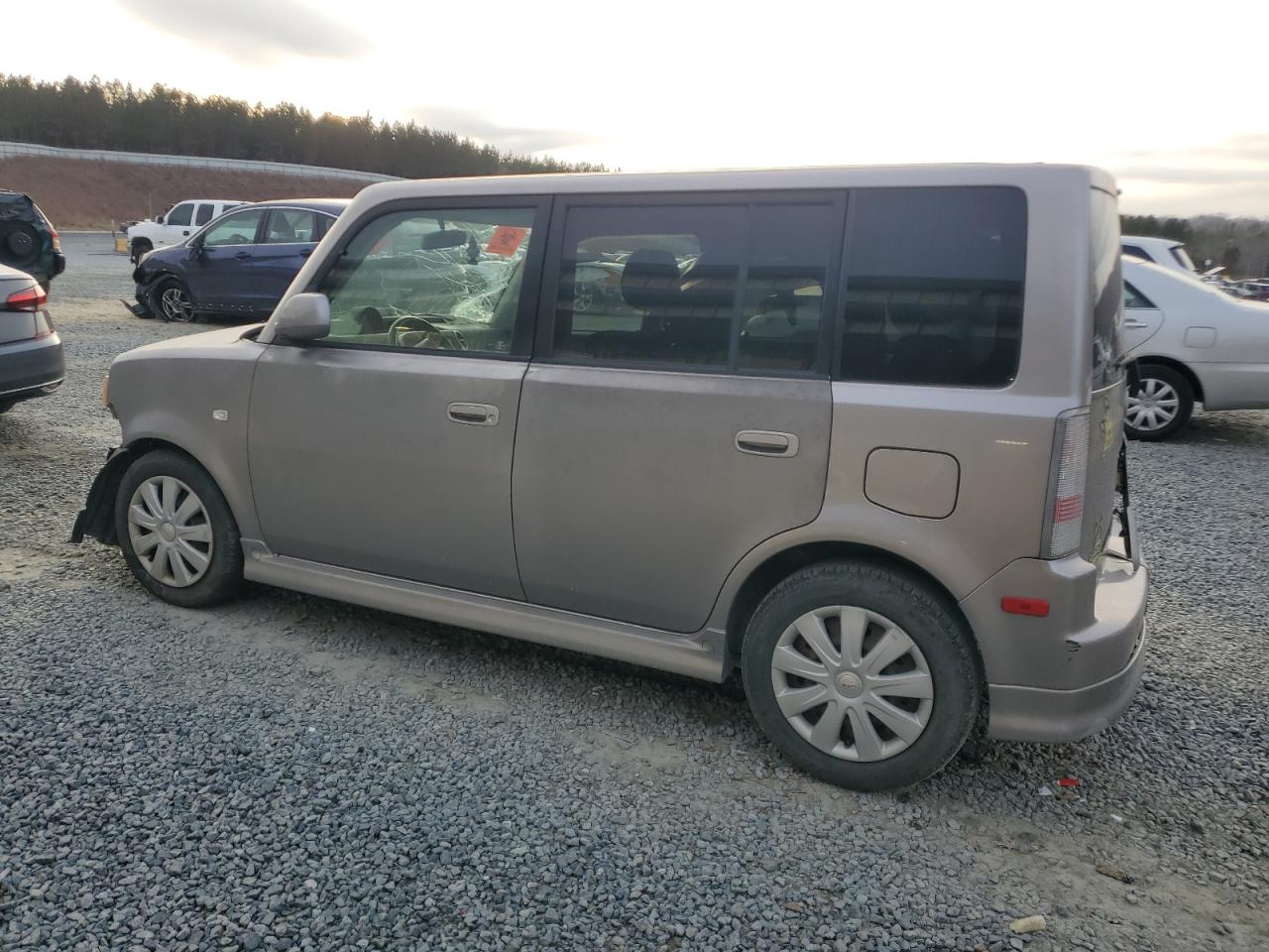 2005 Scion xB - Image 2