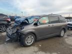 2015 Toyota Sienna Xle продається в Indianapolis, IN - Front End