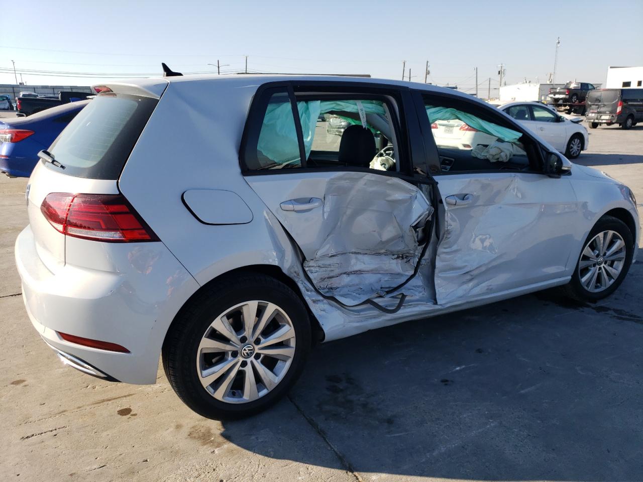2021 Volkswagen Golf - Image 3