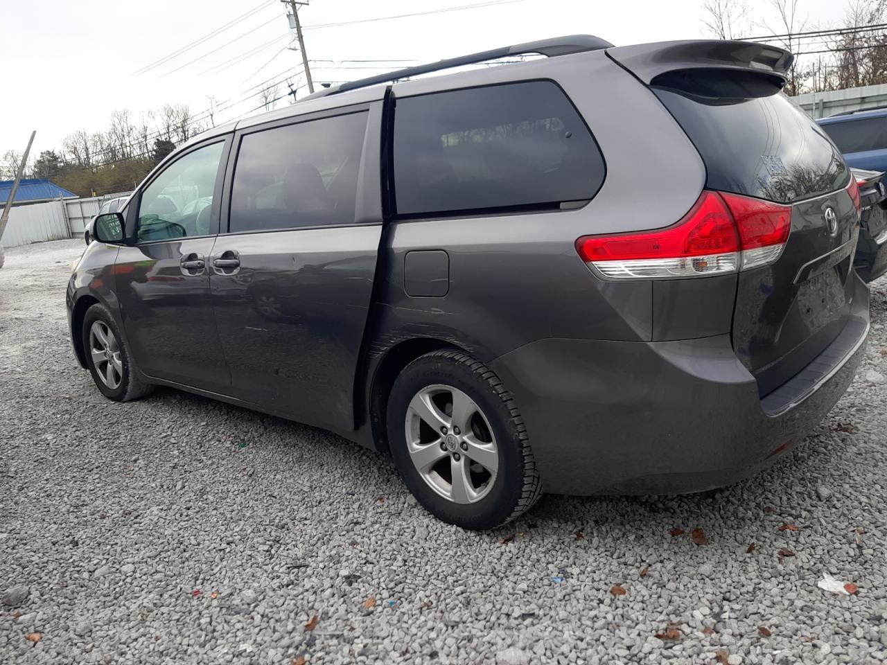2011 Toyota Sienna - Image 2