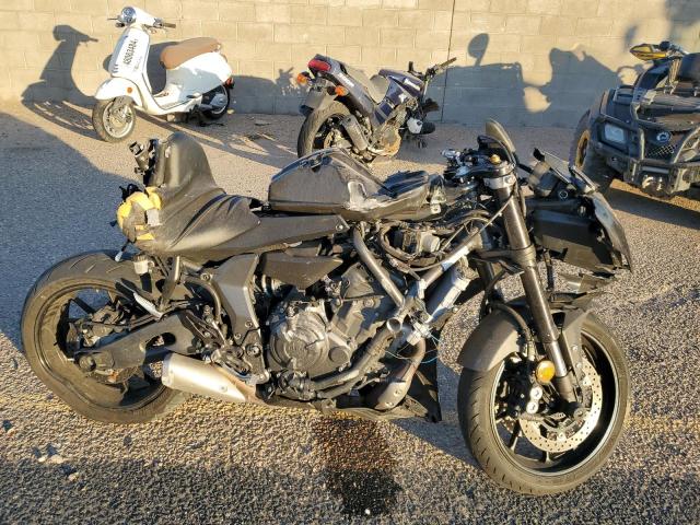  YAMAHA YZFR7 2024 Чорний