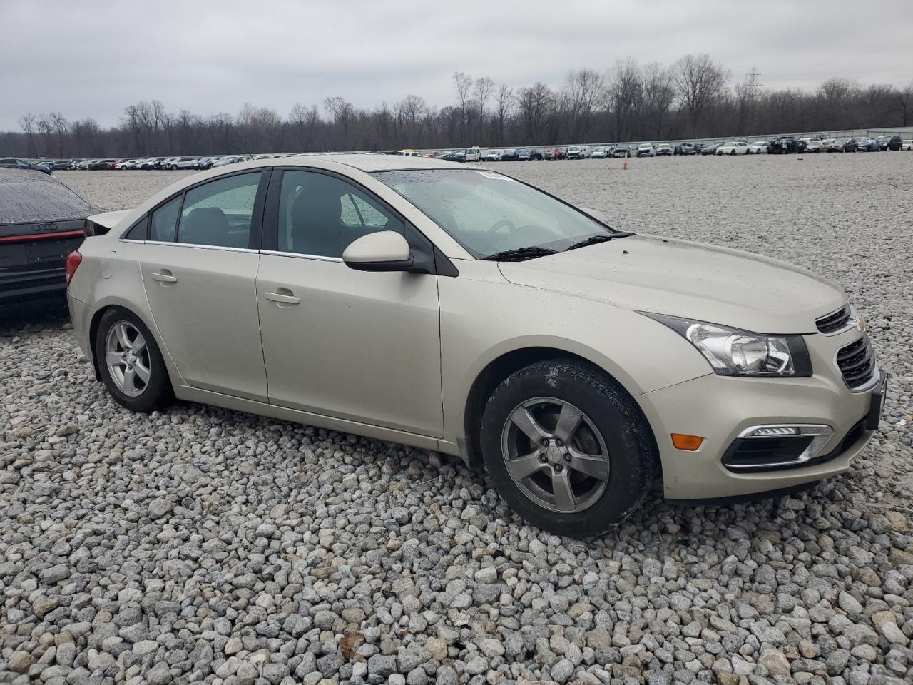 VIN 1G1PE5SB5G7166732 2016 CHEVROLET CRUZE no.4