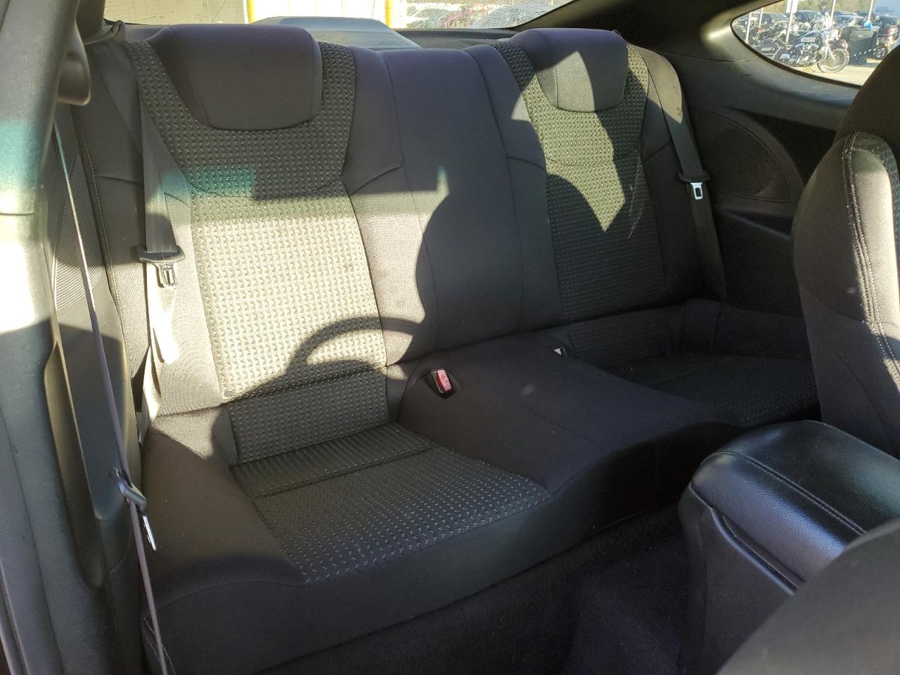 2010 Hyundai Genesis - Image 10