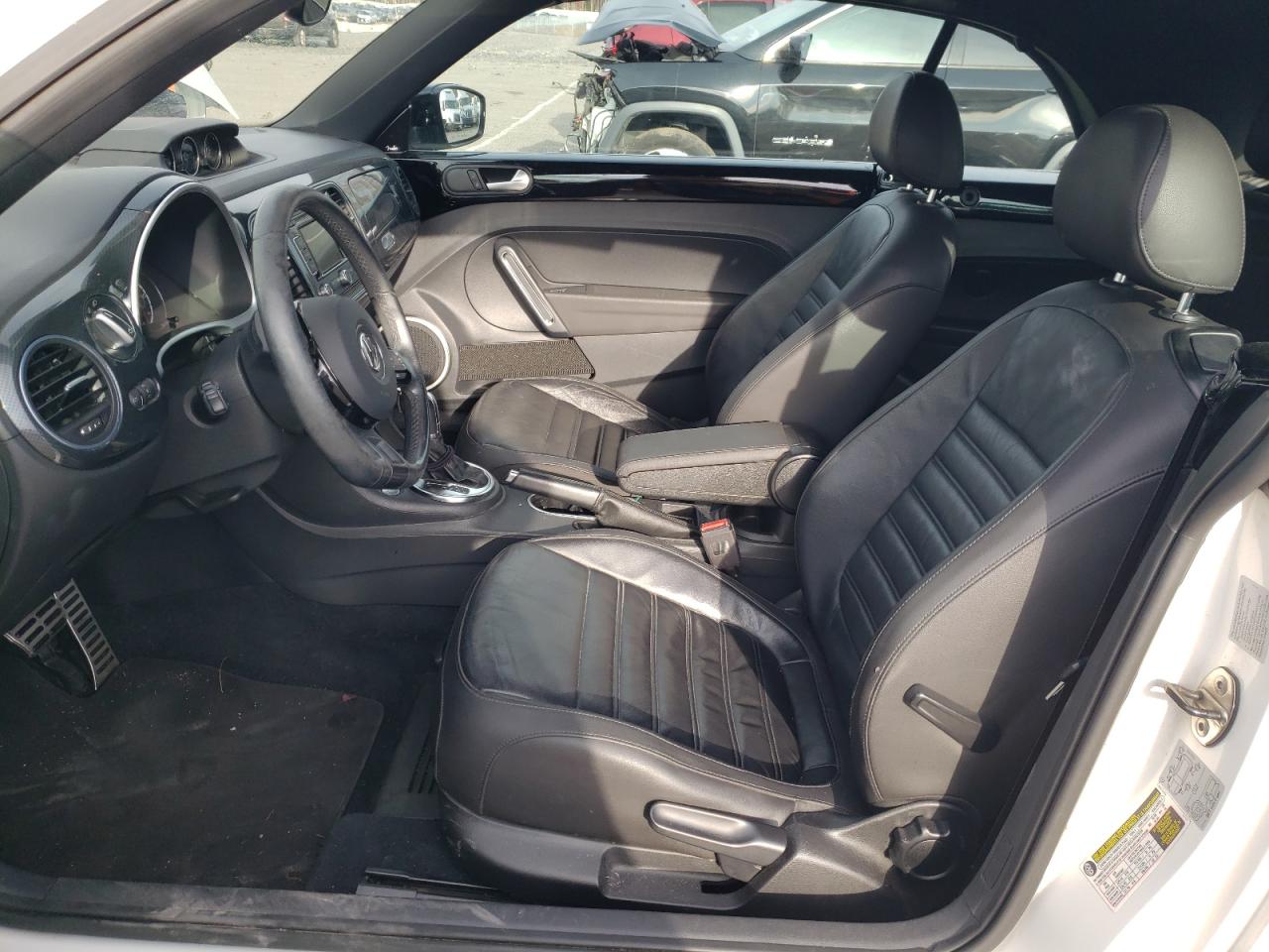 2013 Volkswagen Beetle - Image 7