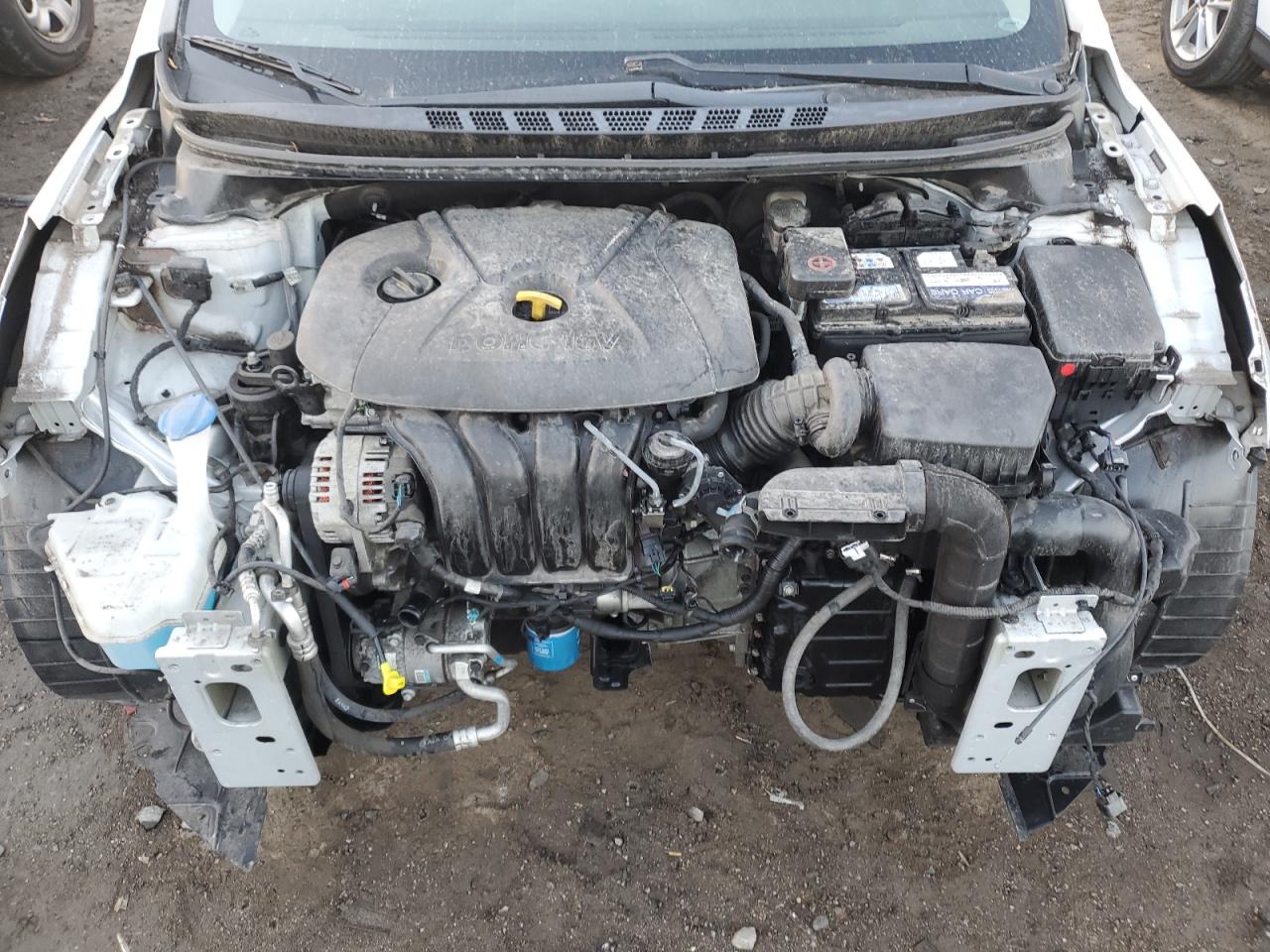 2016 Hyundai Elantra - Image 11