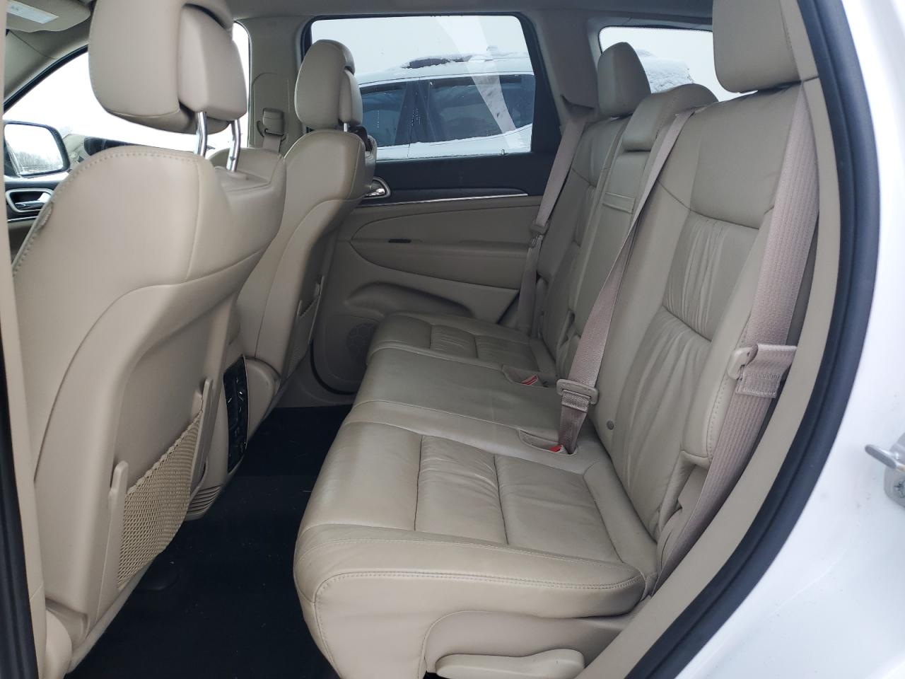 2015 Jeep Grand Cherokee - Image 11