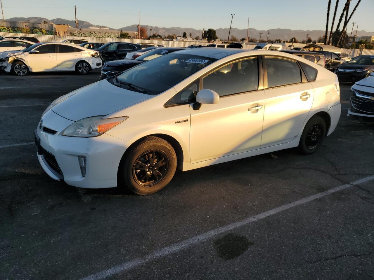 VIN JTDKN3DU1D1683643 2013 TOYOTA PRIUS no.1