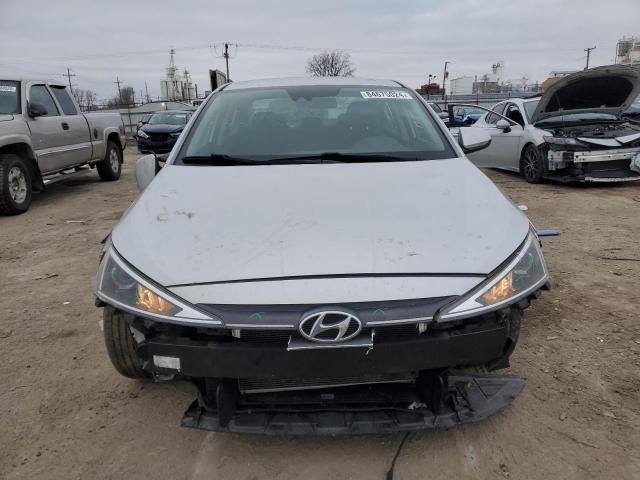  HYUNDAI ELANTRA 2019 Srebrny