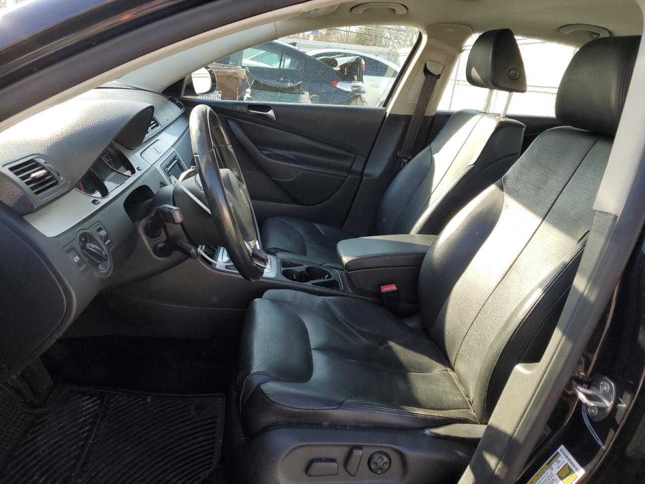 2010 Volkswagen Passat Komfort VIN: WVWJK7AN5AE140924 Lot: 84073904