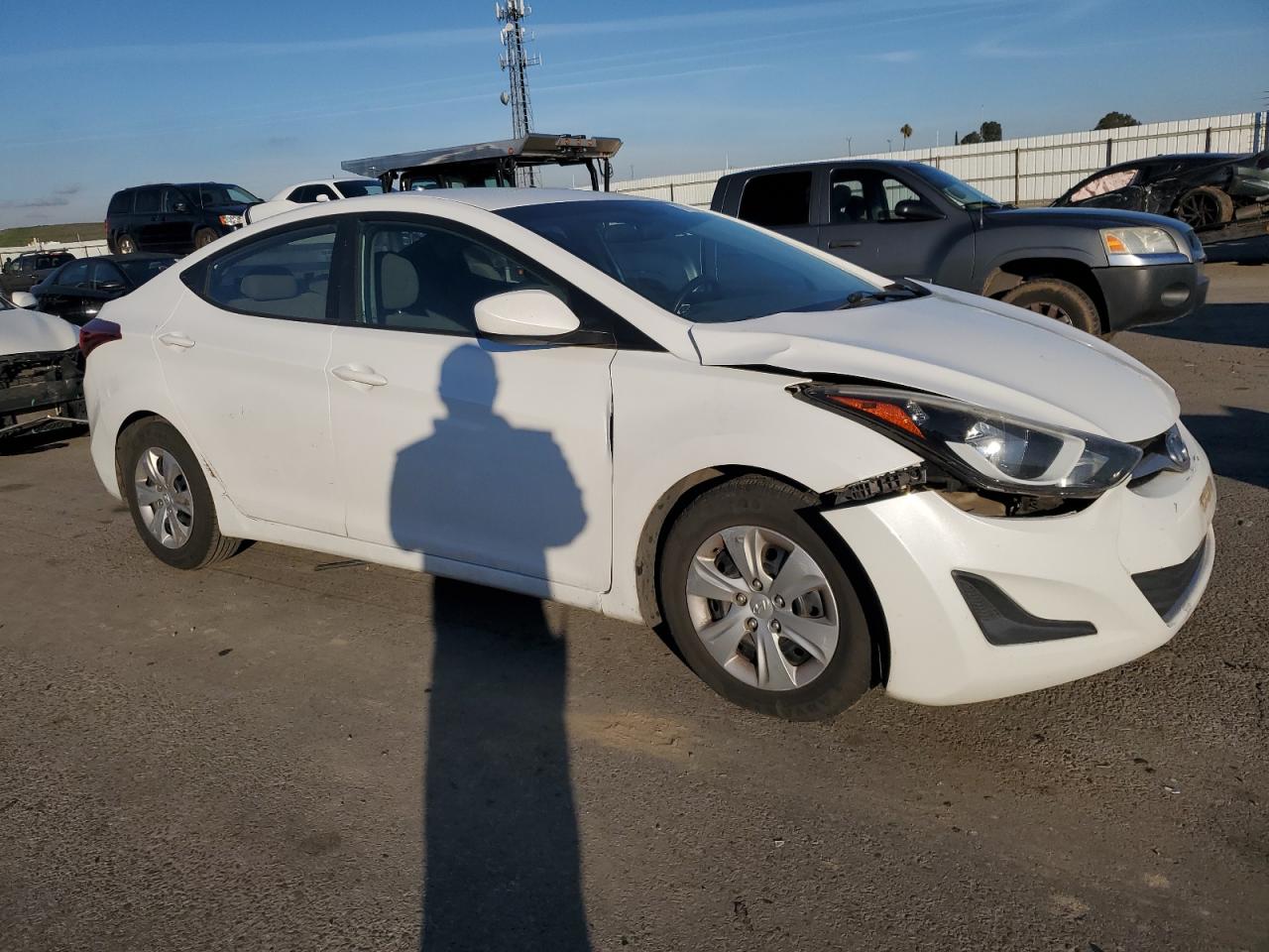 2016 Hyundai Elantra - Image 4