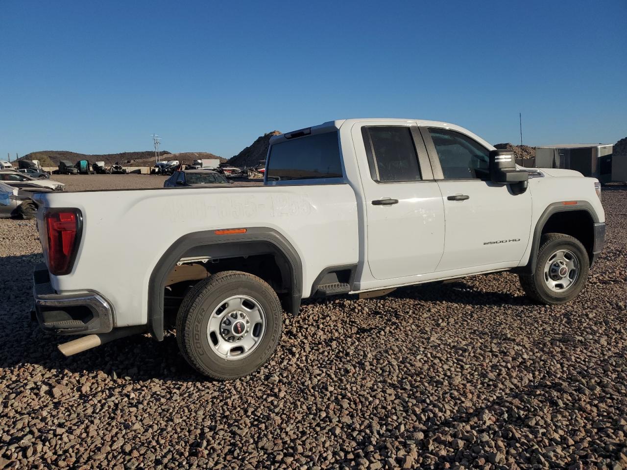 VIN 1GT58LE70PF216024 2023 GMC SIERRA no.3