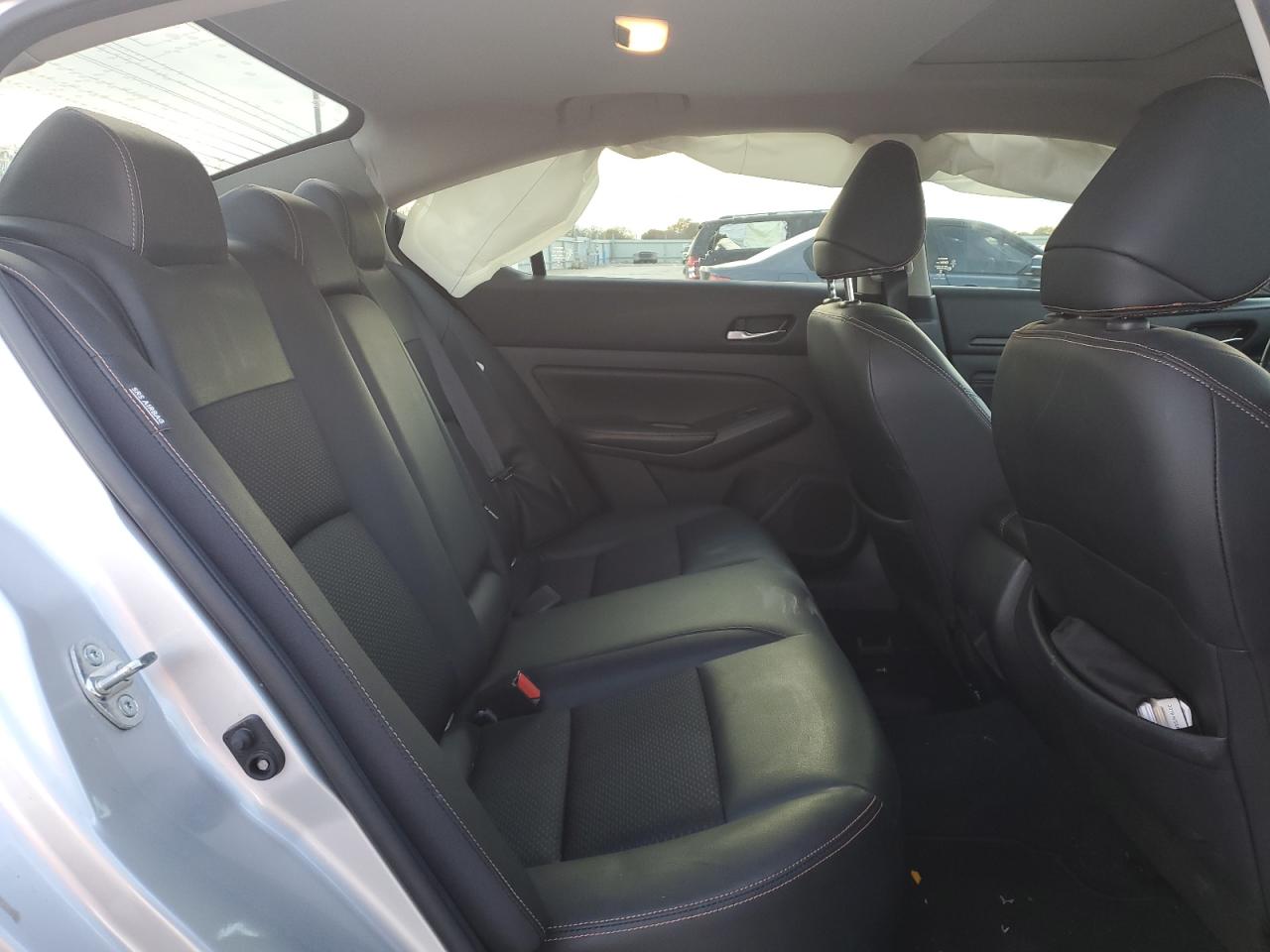 2019 Nissan Altima - Image 10
