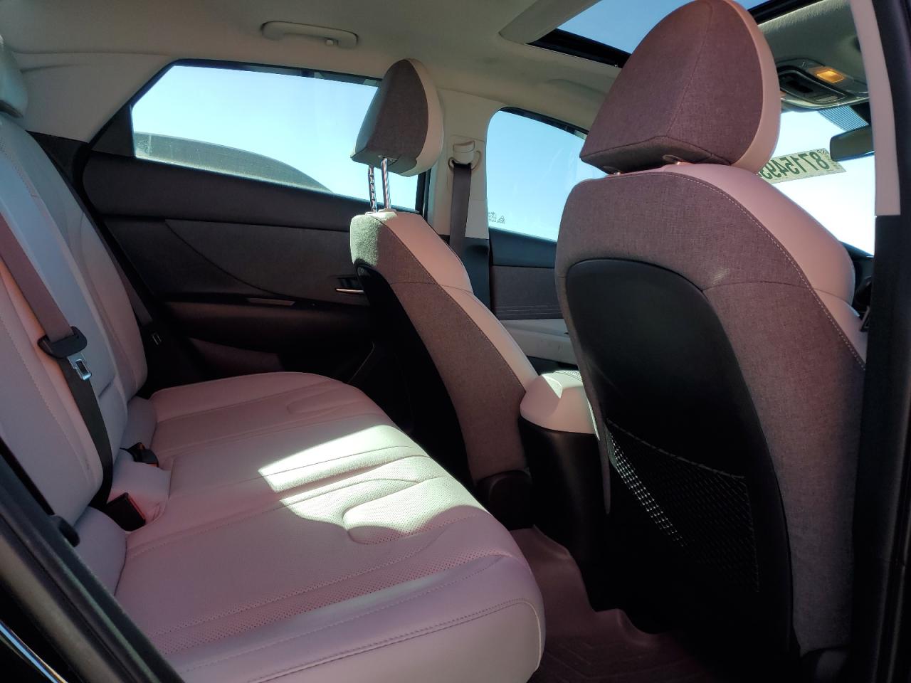2023 Hyundai Elantra - Image 10