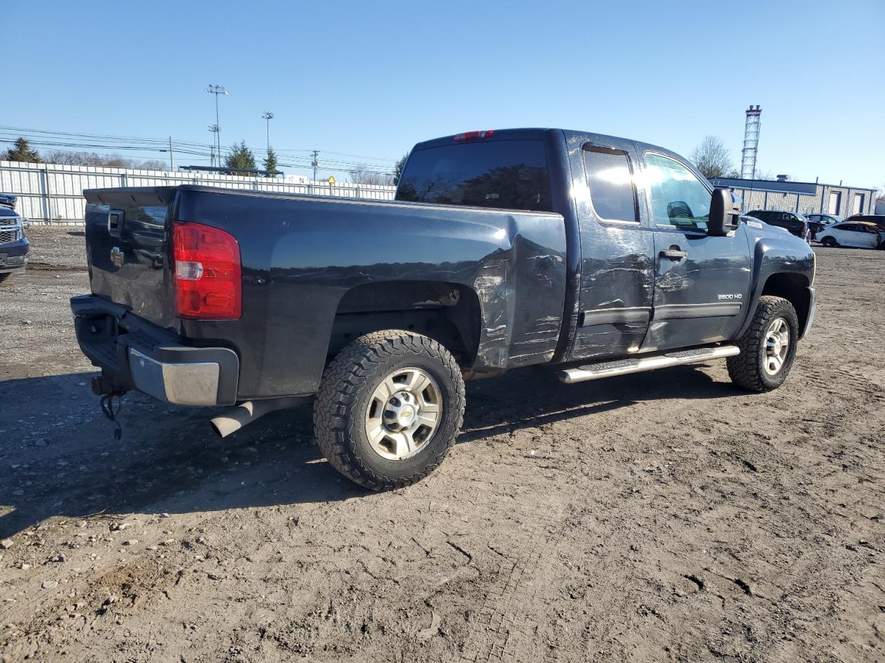 2010 Chevrolet Silverado - Image 3
