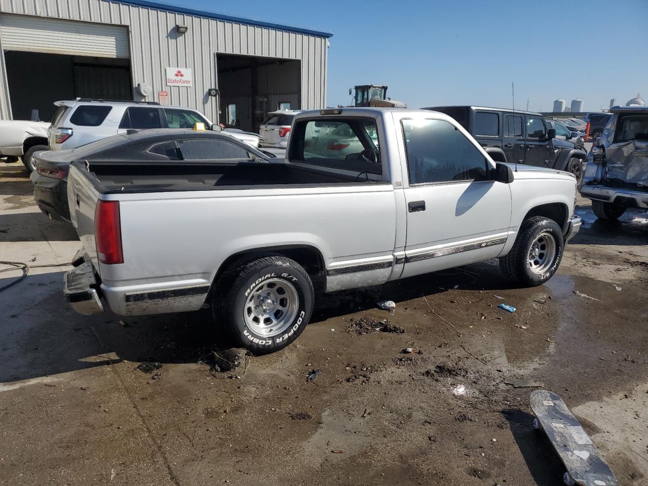 1996 Chevrolet GMT-400 - Image 3