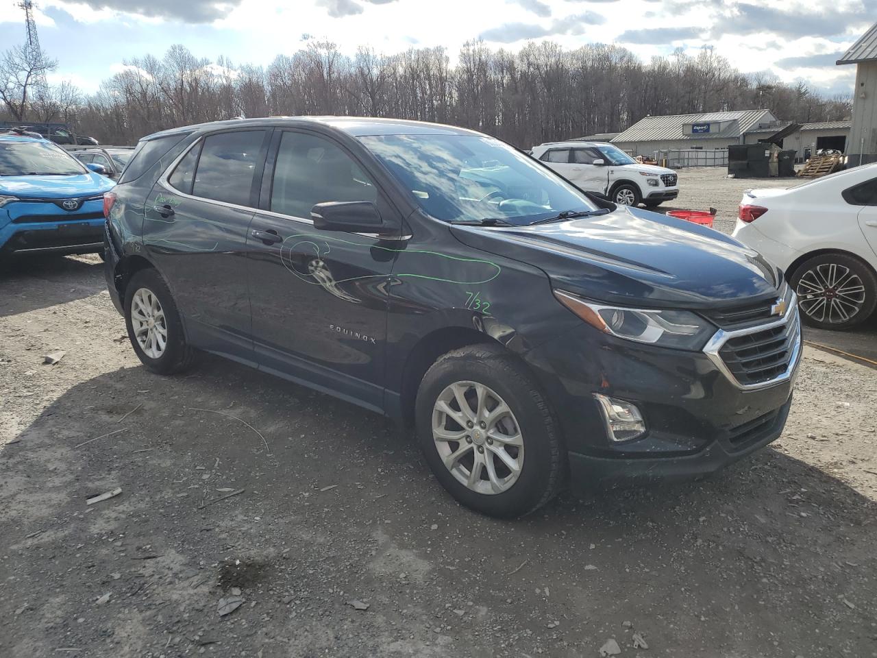 VIN 2GNAXUEV0K6186572 2019 CHEVROLET EQUINOX no.4