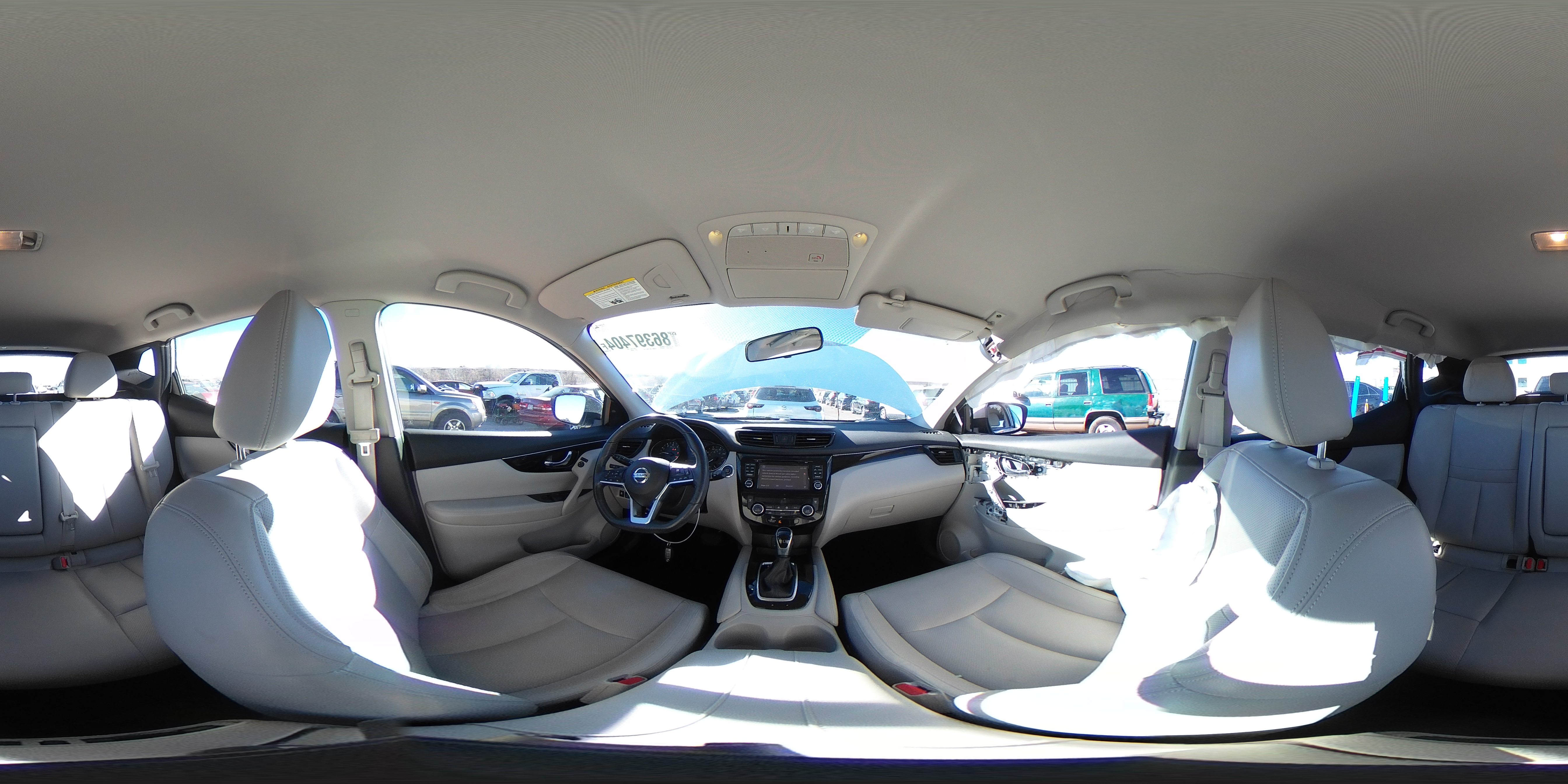 2018 Nissan Rogue - Image 15