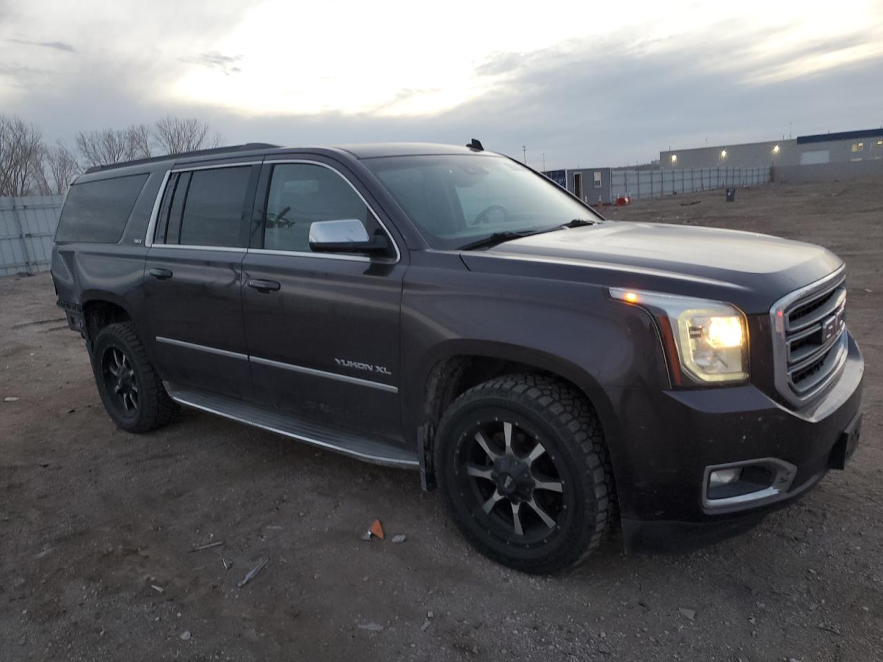 2015 GMC Yukon - Image 4