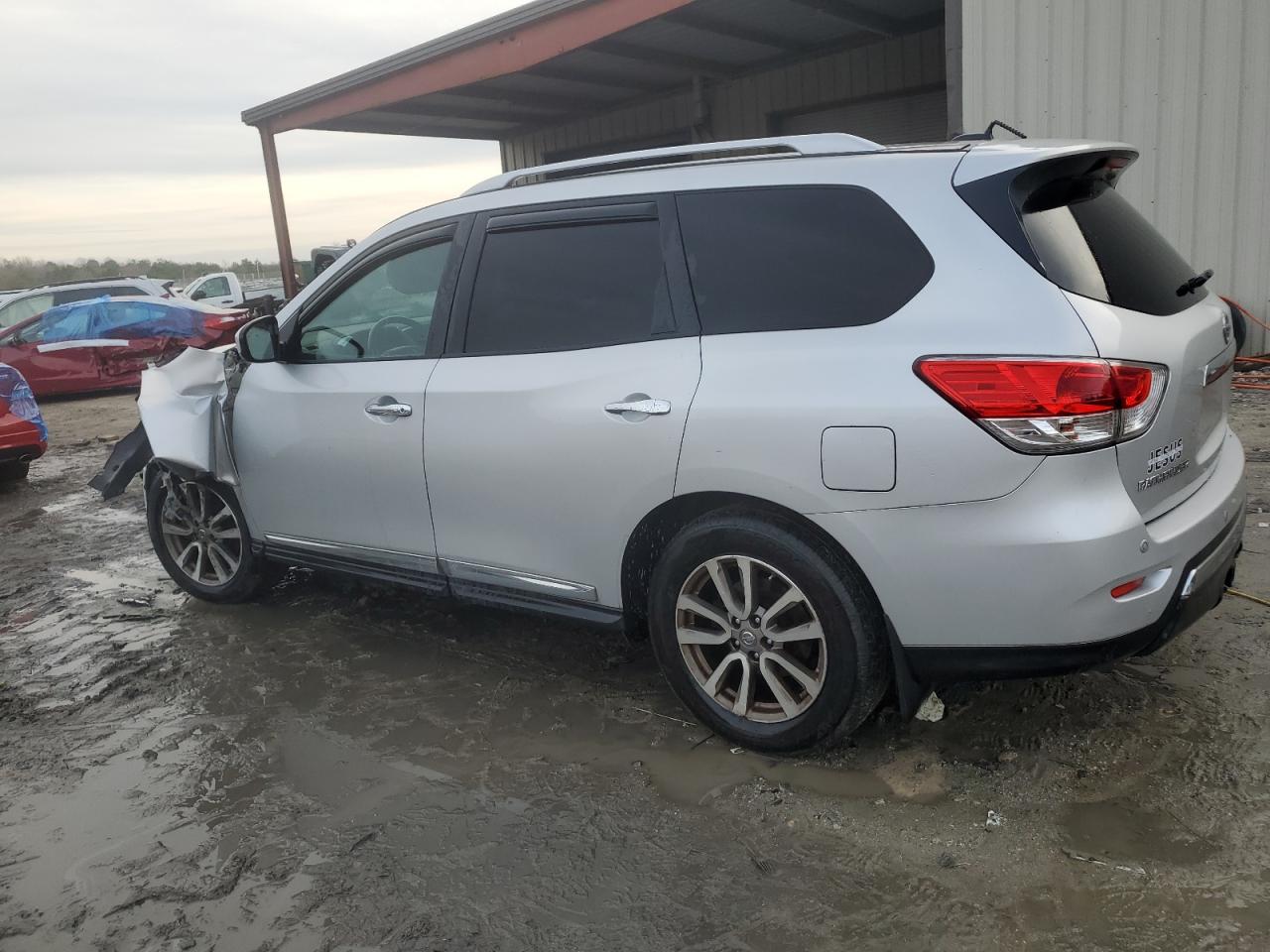 2014 Nissan Pathfinder - Image 2